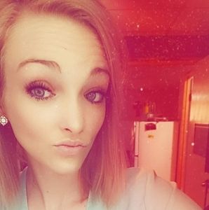 Meet your Posher, Joni